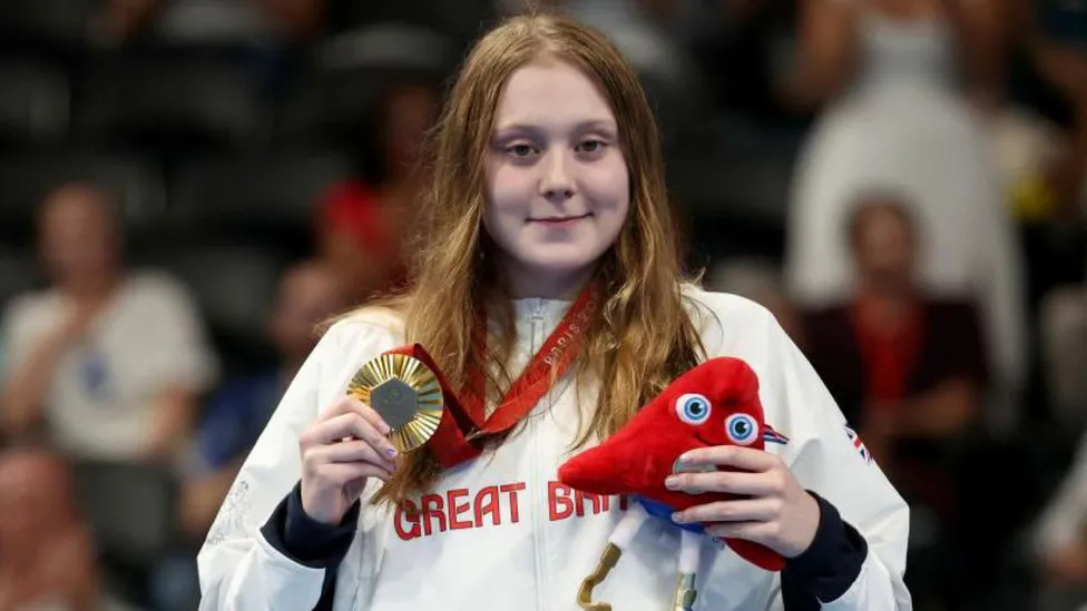 Swimmer Poppy Maskill won three golds and two silvers at La Defense Arena (Image obtained at bbc.com)